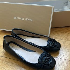 Black Michael Kors flats 5.5